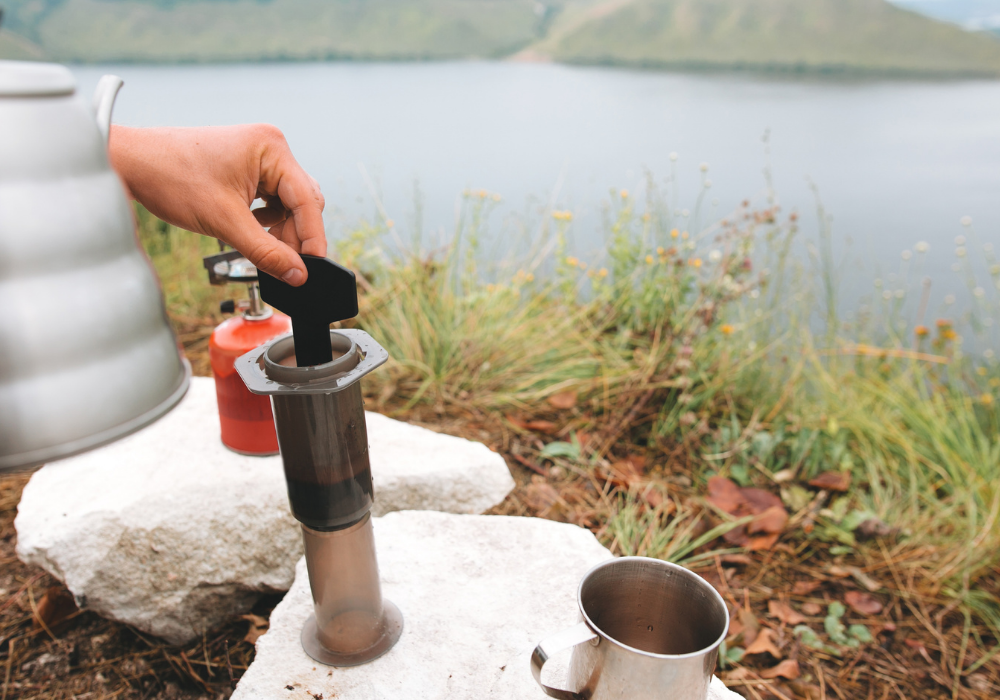 Aeropress outdoors_Canva
